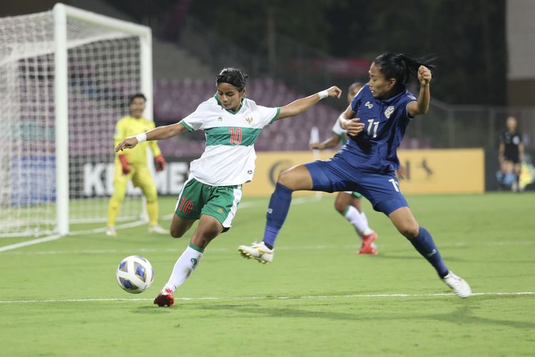 Aksi Rani Mulyasari saat melawan Thailand di Piala Asia Wanita 2022. (Dok. PSSI/via KOMPAS.COM)