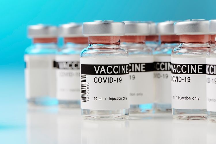 Ilustrasi vaksin Covid-19 (Sumber: SHUTTERSTOCK/ M-FOTO)