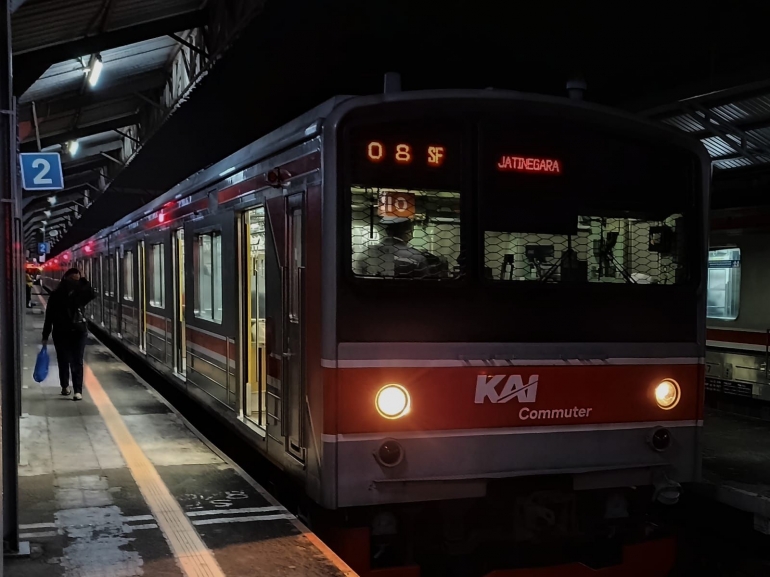 KRL Commuterline (foto by widikurniawan)