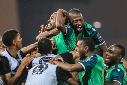 Negara kepulauan mungil Komoro berhasil menjadi tim debutan sekaligus membuat sejarah baru di AFCON 2021. Foto: AFP/DANIEL BELOUMOU OLOMO via Kompas.com