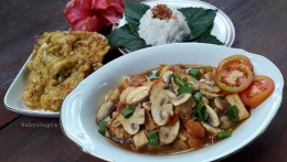 Cocok disajikan bersama nasi putih hangat dan lauk lainnya. | Foto: Wahyu Sapta.