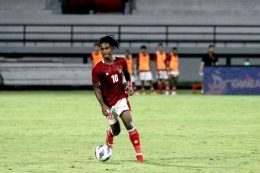 Debut Ronaldo Kwateh bersama Timnas Garuda ketika menang 4-1 atas Timor Leste di Stadion Kapten I Wayan Dipta (Foto Kompas.com/Suci Rahayu). 