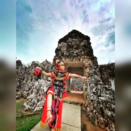 Chissy Aurolla Thirza Theola, Penari Topeng Cirebon. Sumber: dokumen pribadi