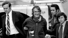 Timothy Leary dinobatkan orang paling berbahaya kala itu. Sumber: AP / Jeff Robbins 