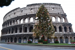 Colloseum di Roma saat natal 2012_dok foto pribadi