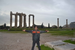 Olympian Zeus Temple di tengah pusat kota Athens_Dok pribadi