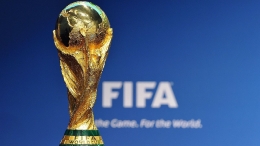 Trofi Piala Dunia yang berikutnya akan diperebutkan tahun ini di Qatar. (Sumber: Info Guide Nigeria)