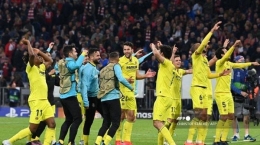 Nampak para pemain Villareal merayakan kemenangan setelah melawan Bayern Munchen (sumber: tribunnews.com)
