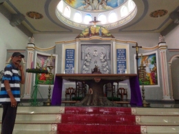 Image: Altar GerejaGraha Maria Annai Velangkani (by Merza Gamal)
