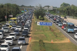 Ilustrasi kemacetan lalu lintas (Sumber : kompas.com)