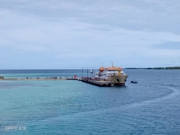 Kapal tol laut rute Sibolga-Simeulue transit di dermaga Pulau Banyak menurunkan 500 orang yang menuju Pulau Banyak (Dok. Pribadi)