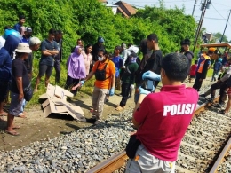 Seorang Wanita yang di duga tersambar kereta di daerah pedurungan kota Semarang. Foto ini di ambil sejak 09/05/2022 / Angling Adhitya Purbaya
