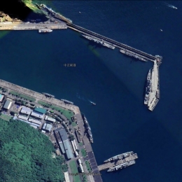 Citra satelit pangkalan militer Cina yang dibuat menyerupai pangkalan angkatan laut Taiwan (Sumber: SCMP)