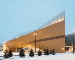 Gedung Perpustakaan Oodi ketika musim dingin. (sumber: Parametric-Architecture.com) 
