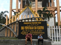 Image: Dinas Perpustakaan dan Kearsipan Provinsi Riau juga berkantor di Gedung Perpustakaan Soeman HS (by Merza Gamal)