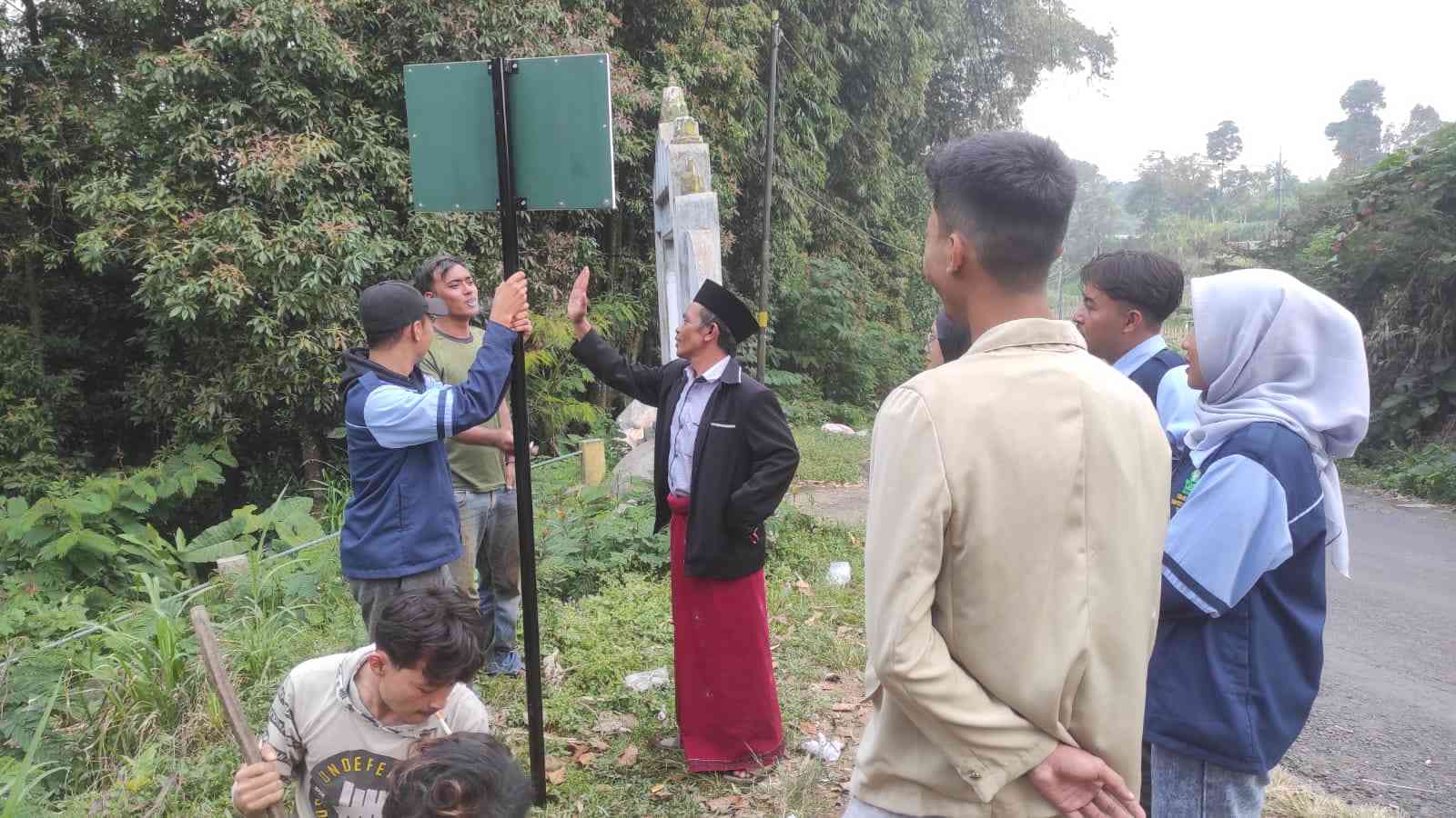 Foto Artikel : Mahasiswa KKN UIN Walisongo Adakan Pembuatan Dan ...