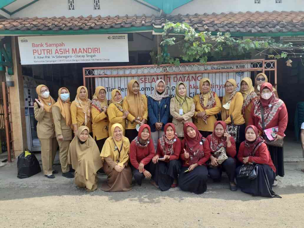 Foto Artikel : Optimalisasi Program BIAN, Mahasiswa KKN UNDIP Melakukan ...