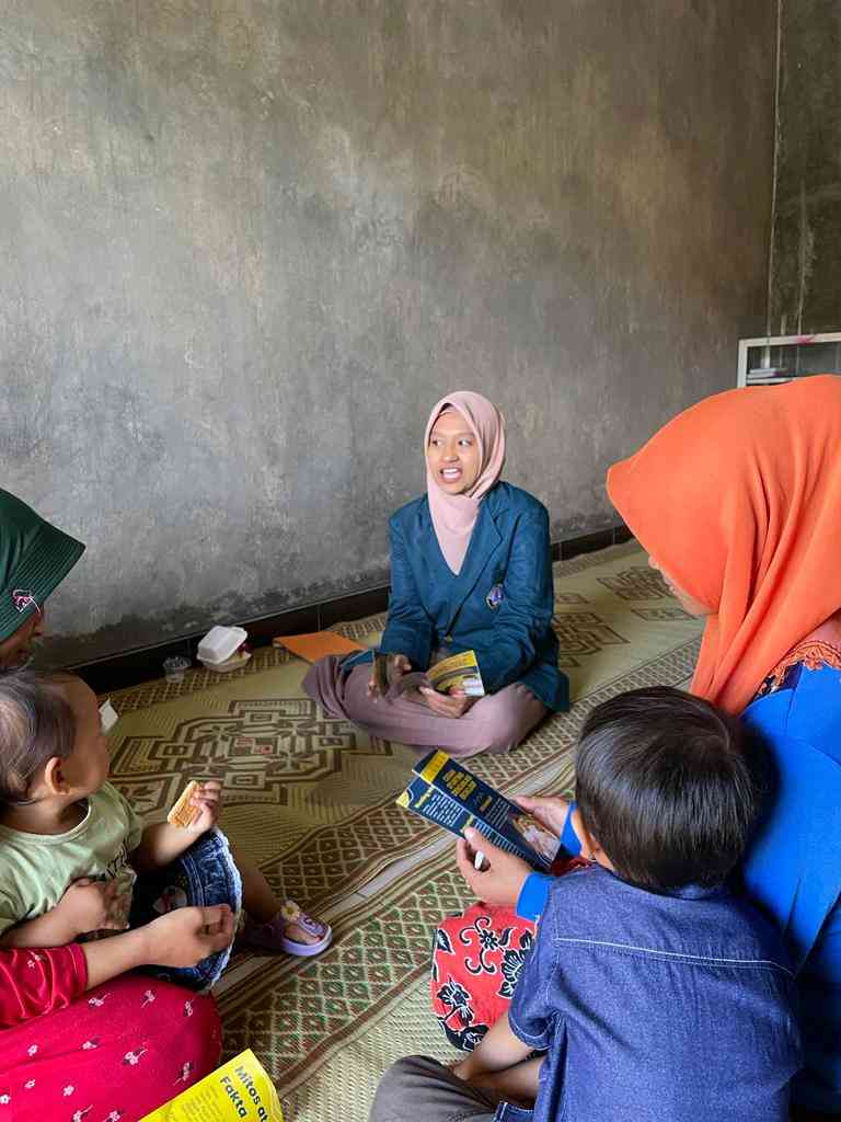 Foto Artikel : Mahasiswa KKN Tim II UNDIP Melakukan Gerakan Pencegahan ...