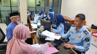 Pasca Jam Kerja, Imigrasi Surakarta Layani Calon Haji Sukoharjo Pasca Jam Kerja, Imigrasi Surakarta Layani Calon Haji Sukoharjo