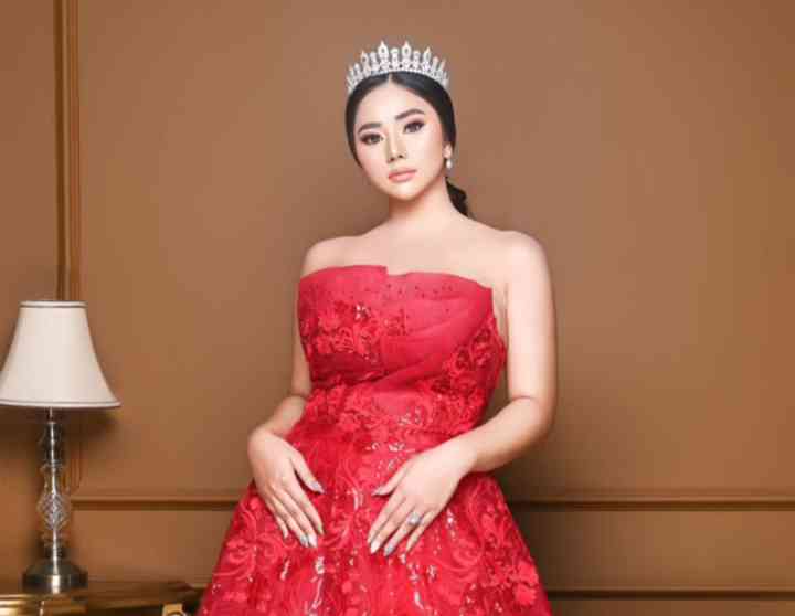 Foto Artikel : Mengenal Ririn Velicia, Influencer Cantik yang Juga