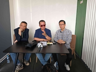 Rismon Sianipar, Andi Azwan and Jahmada Girsang camps highlight legal process in graduation cases, urge adjustment of charges Rismon Sianipar, Andi Azwan and Jahmada Girsang camps highlight legal process in graduation cases, urge adjustment of charges