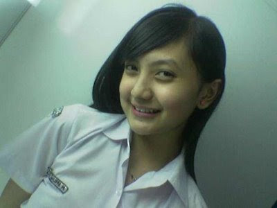 http://4.bp.blogspot.com/_NasEz7hlXhA/TNC9oKZRH8I/AAAAAAAAAIQ/RqevzkmGqIY/s400/anak%20SMU.jpg