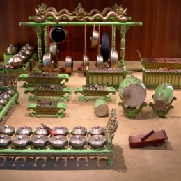 Pemain alat musik tradisional gamelan jawa disebut