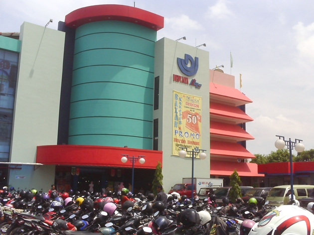 Muhadi Setiabudi, Tokoh Sentral dan Raja Brebes oleh Ragile (Agil
