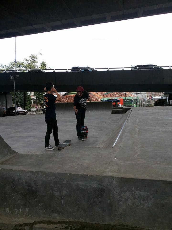 suasana taman jomblo bandung