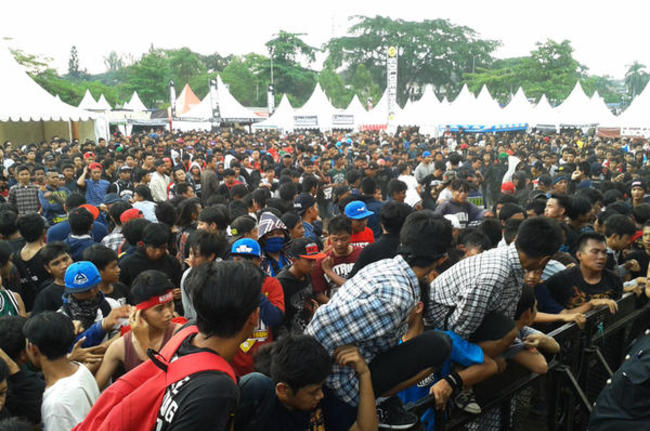Moshpit BandCloth 2013 (foto: hai-online.com)
