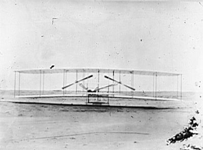 Pesawat pertama Wright bersaudara (sumber gambar : wright-house.com)