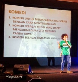 Arie Kriting - stand up comedian, ketika tampi pada sebuah acara di Makassar