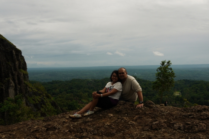 Berfoto di Gunung Purba 1415724217954501409