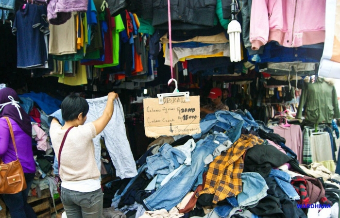 Awul Awul Bursa Pakaian Bekas Murah Ikon Pasar Sekaten awul awul bursa pakaian bekas murah ikon pasar sekaten