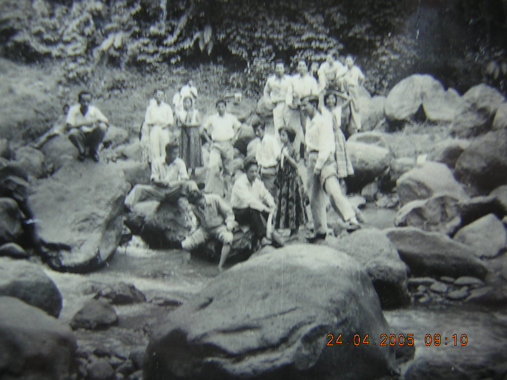 Curug Dago, air terjun mata air, Dago atas Bandung.