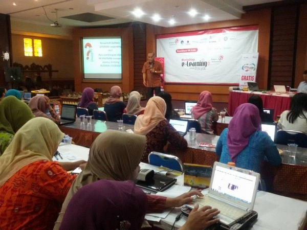 Satria Dharma, Ketua Umum Ikatan Guru Indonesia (IGI) di Workshop Elearning telkom Solo