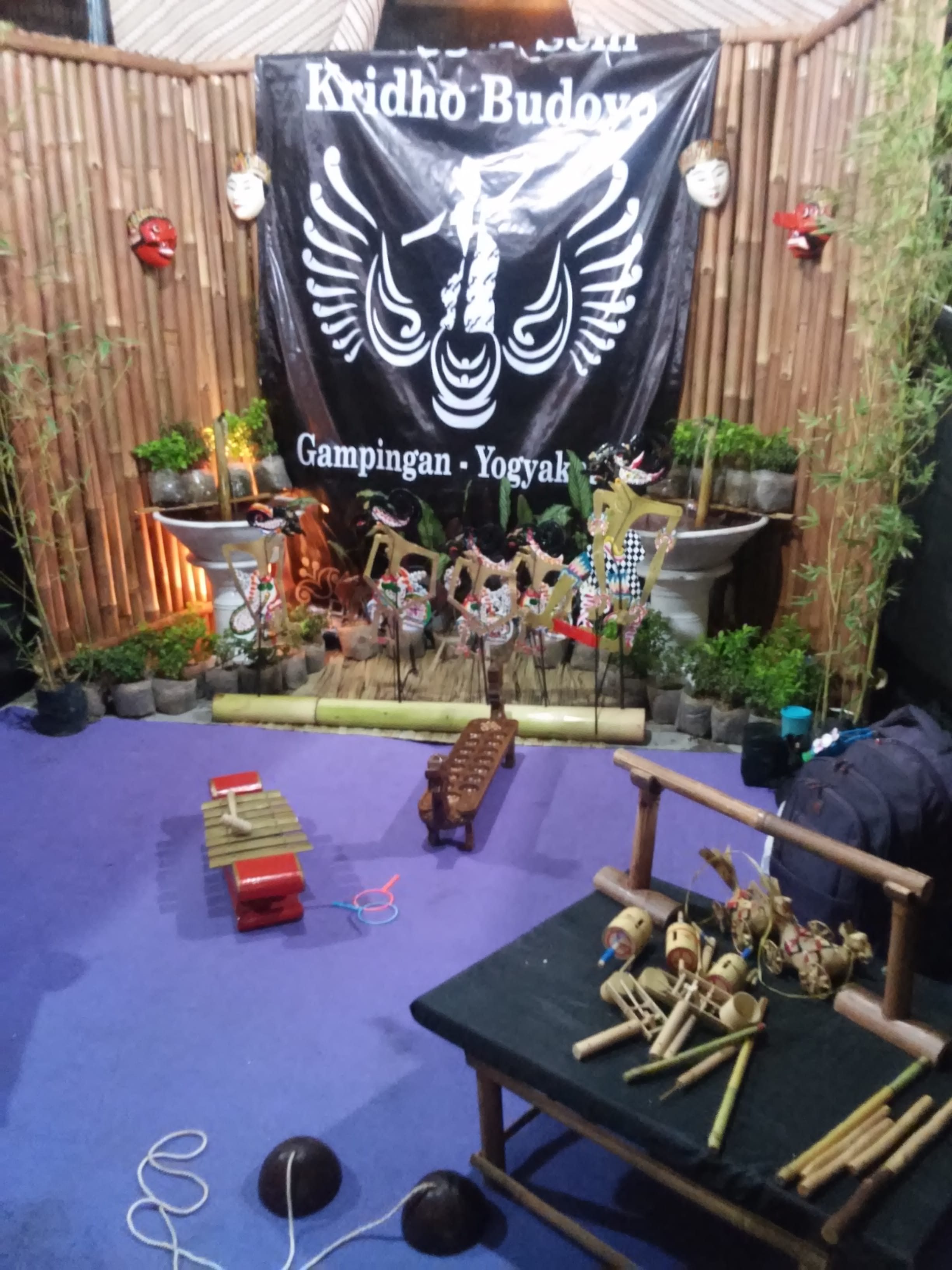 stand yang selalu bersiap untuk mengajarkan Jemparingankepada semua orang menempati bagian paling barat di GSP “disarankan bagi yang ingin belajar stand yang selalu bersiap untuk mengajarkan Jemparingankepada semua orang menempati bagian paling barat di GSP “disarankan bagi yang ingin belajar