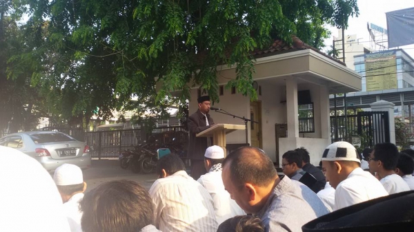 Pak ustadz Aminudin Lc, menjadi Imam dan Khotib sholat idul adha di labschool Jakarta