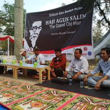 [Bedah Buku di Taman Merdeka dihadiri oleh Walikota Metro]