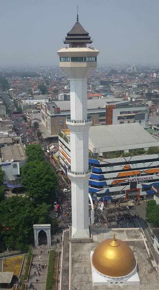 Melihat Menara Masjid Raya bagian Utara