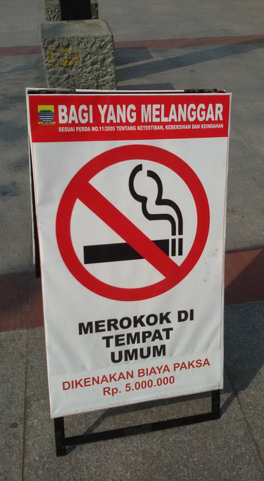 Merokok di lokasi dikenakan biaya paksa 5 juta