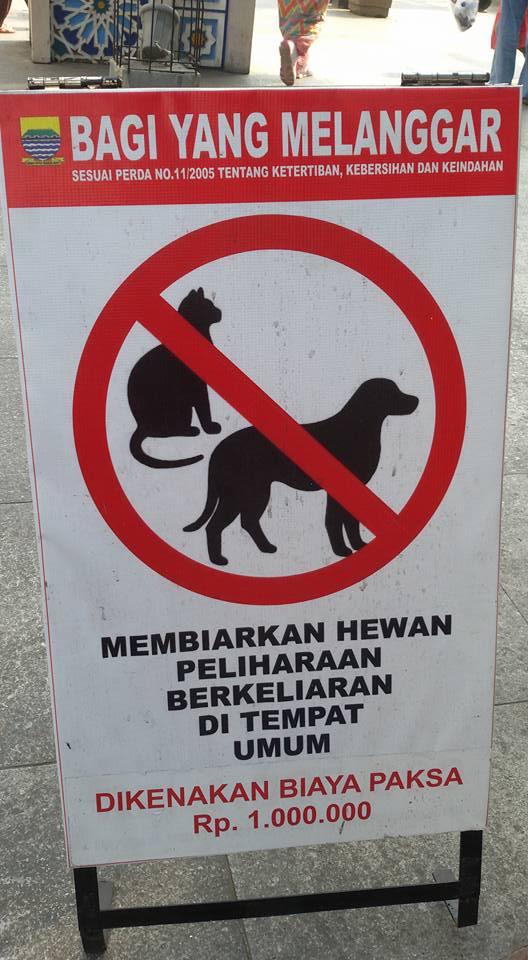 Larangan Membawa Hewan