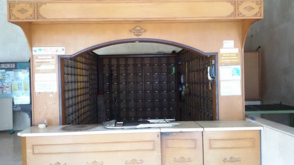 Tempat Penitipan Sepatu di Masjid raya