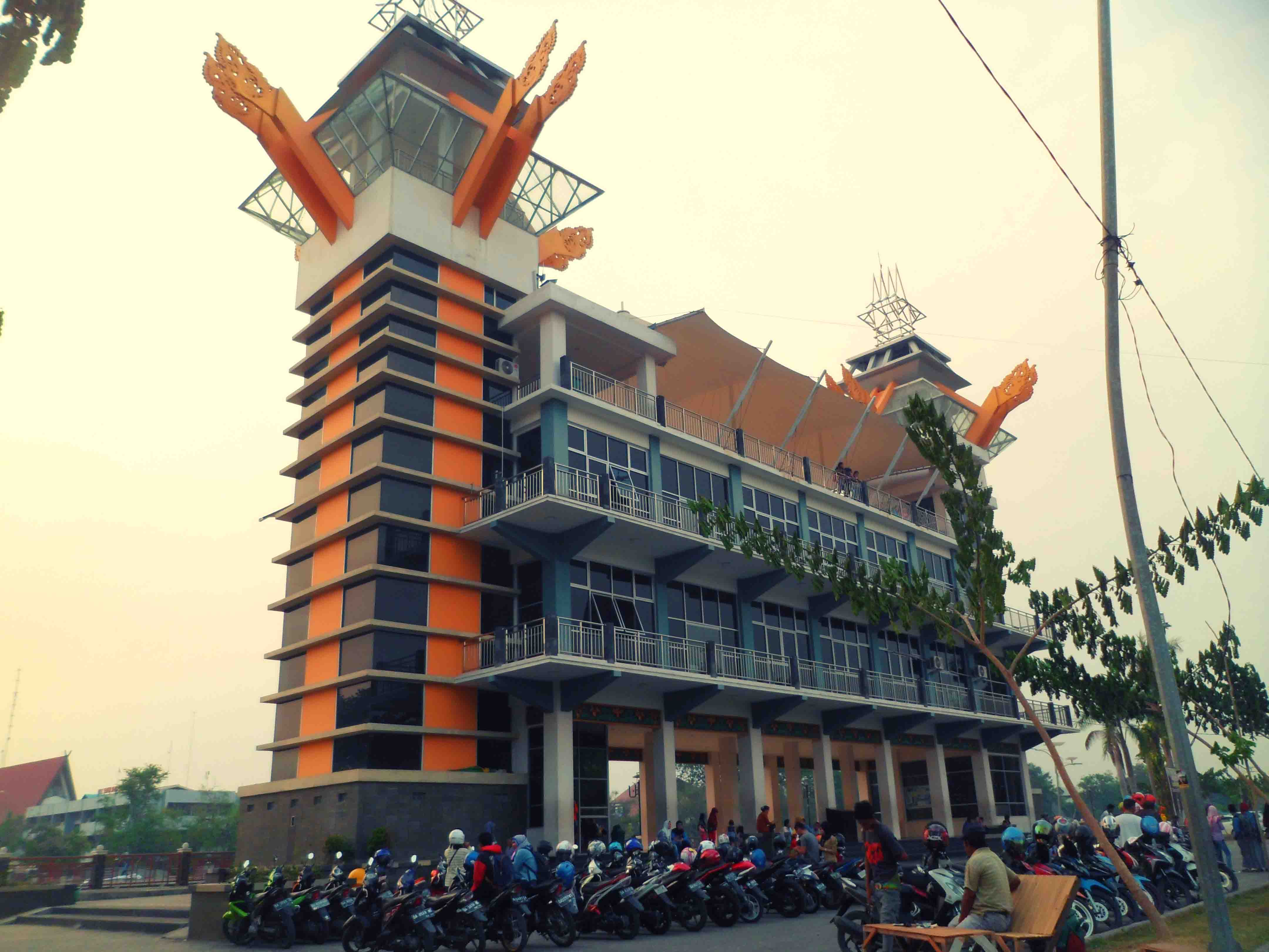 Ruang Publik Sebagai Nilai Kearifan Lokal Siring Kota Ruang Publik Sebagai Nilai Kearifan Lokal Siring Kota