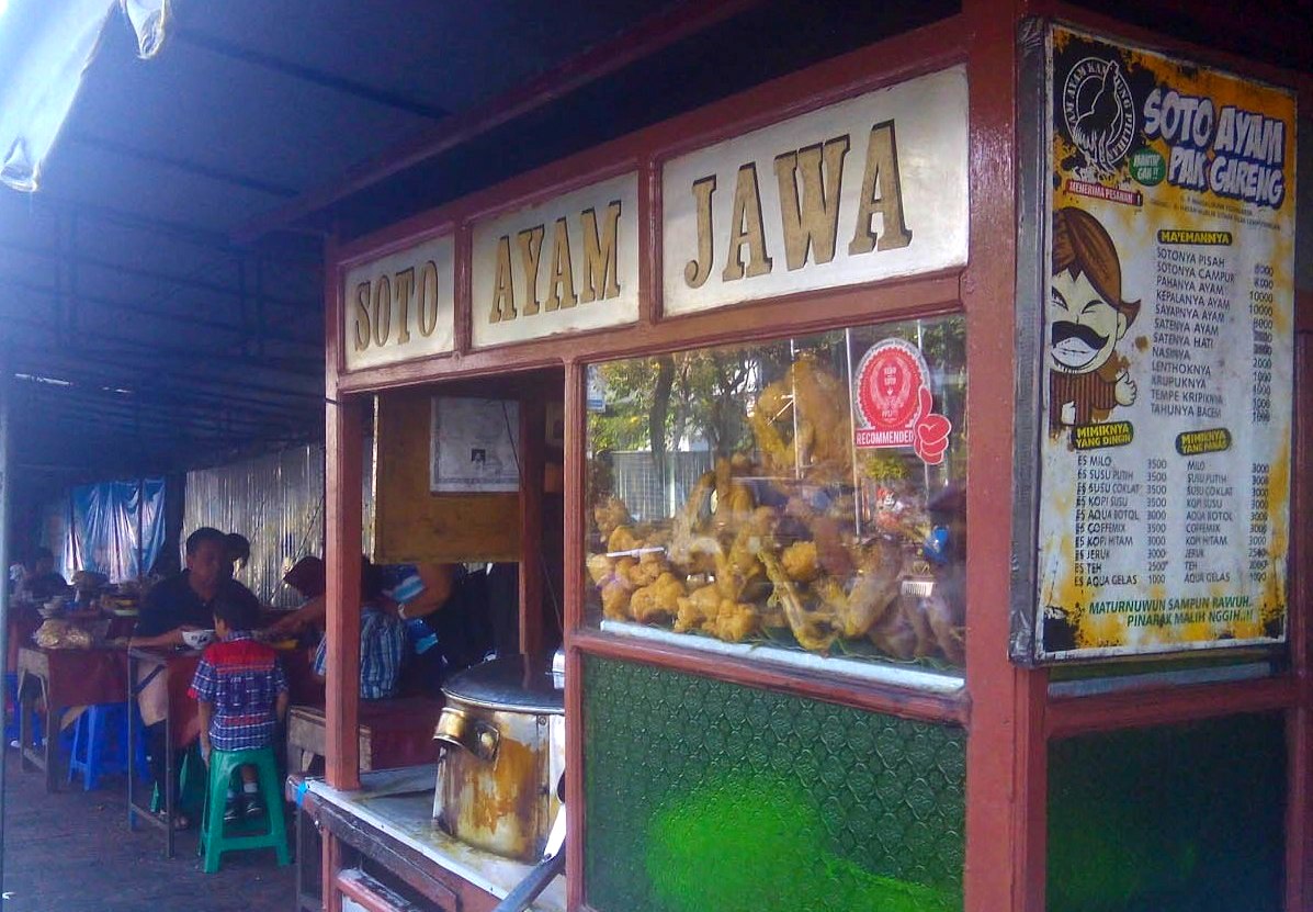 Sarapan Mantap Soto Lenthok Pak Gareng di Depan Stasiun   Sarapan Mantap Soto Lenthok Pak Gareng di Depan Stasiun