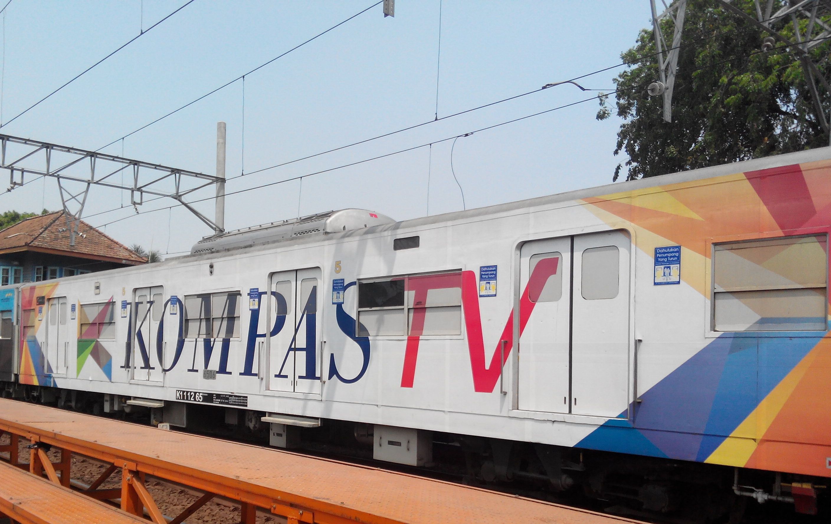 Tren Beriklan di KRL Commuter Line