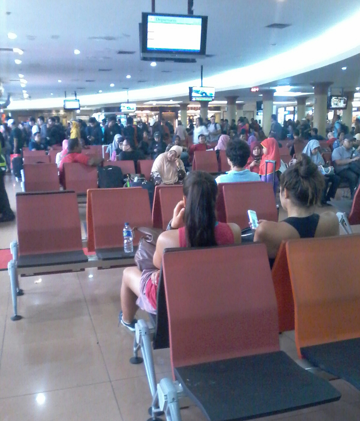 Pesawat Tertunda Atau Batal Terbang Sabar Saja Kompasiana Com