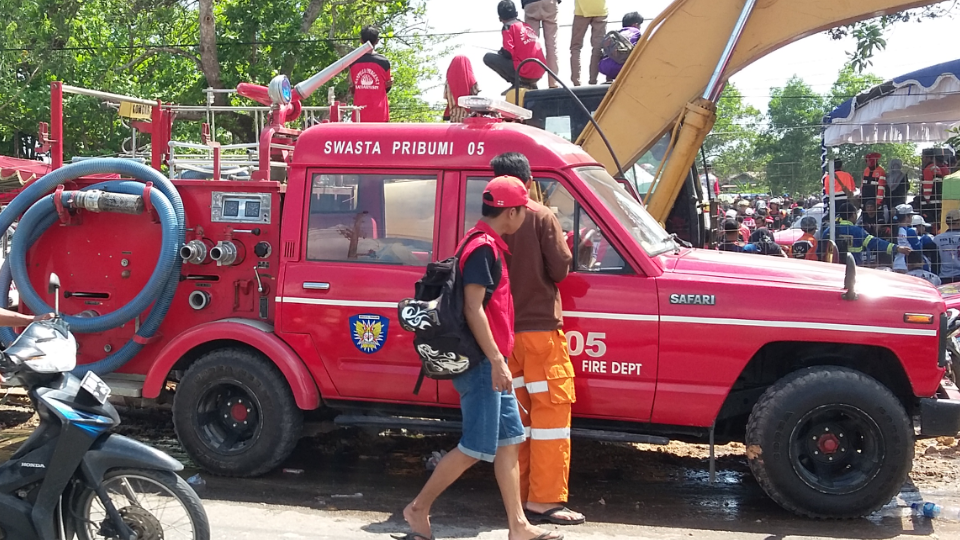 Mewarnai Mobil Damkar GAMBAR MEWARNAI HD Mewarnai Mobil Damkar GAMBAR MEWARNAI HD