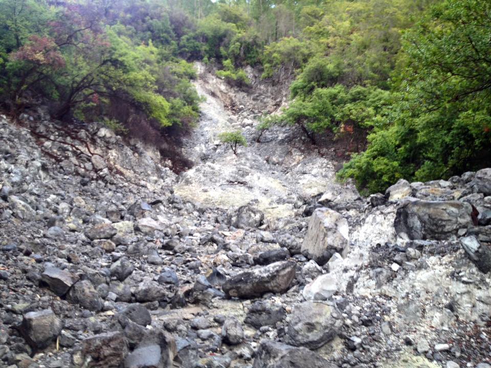 Gunung Inerie di Bajawa Flores Mengandung Mistis oleh ita 