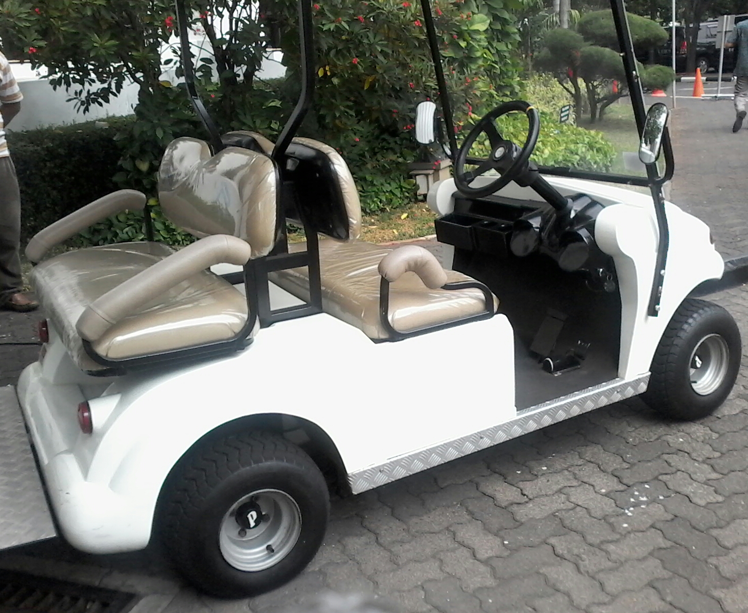 Kandang Burung di Taman Monas Kompasiana com Kandang Burung di Taman Monas Kompasiana com